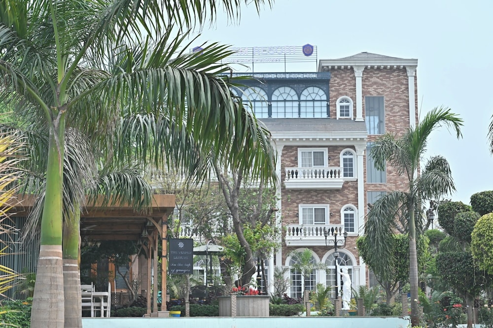 Dharm Resort - last minute hotel in Varanasi