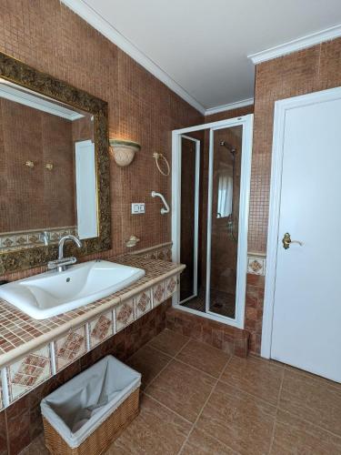 Amplio vistas parking a 50 mts de la playa in Cullera, Spain