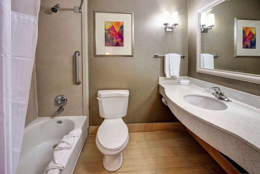 Hilton Garden Inn Portland Airport - photo 19