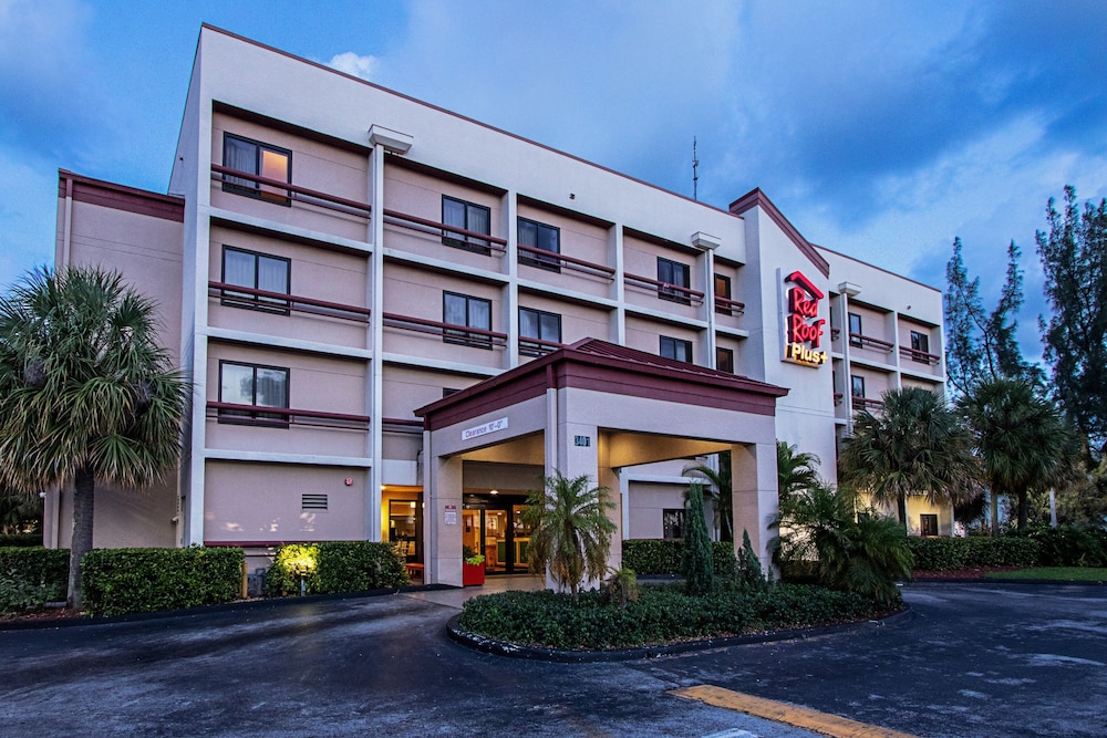 Red Roof Inn PLUS Miami Airport - photo 26