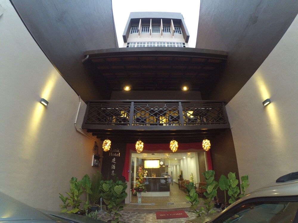 Link Hotel - carbon neutral hotel in George Town