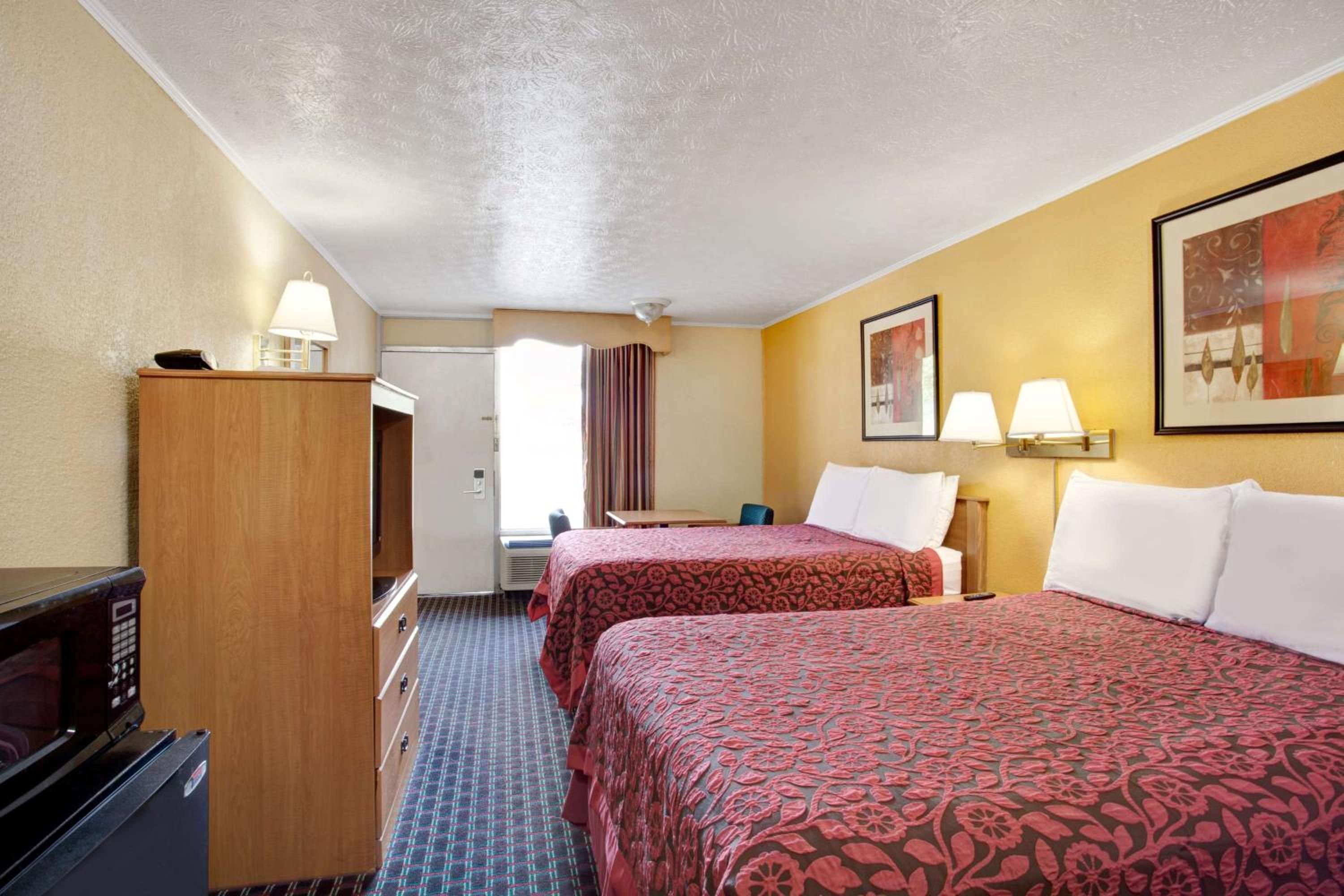Days Inn by Wyndham Knoxville West - photo 5