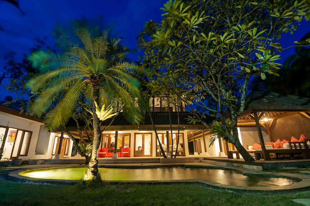 The Jasmina Estate — 4-Star Luxury Hotel in Seminyak, Indonesia