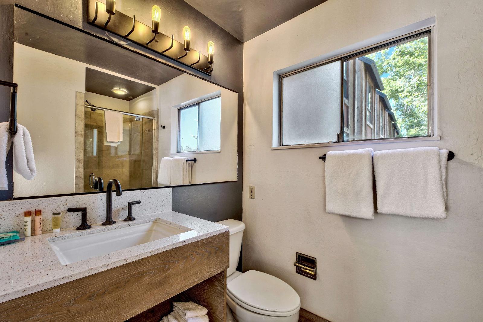 Park Tahoe Inn - photo 49