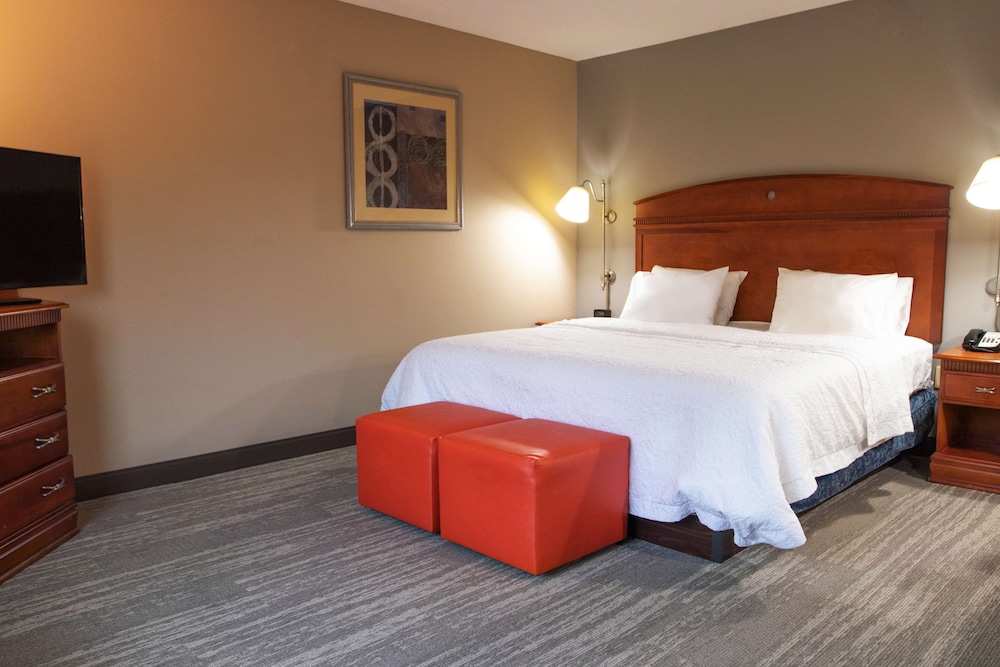 Hampton Inn Gloucester - photo 11