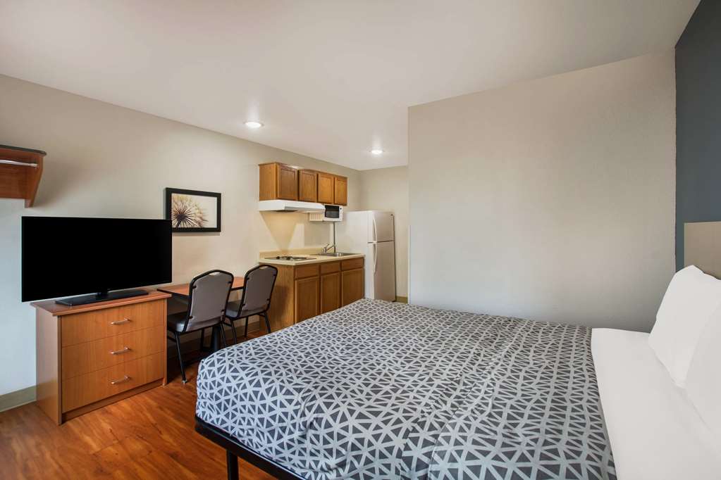 WoodSpring Suites Louisville Southeast - photo 18