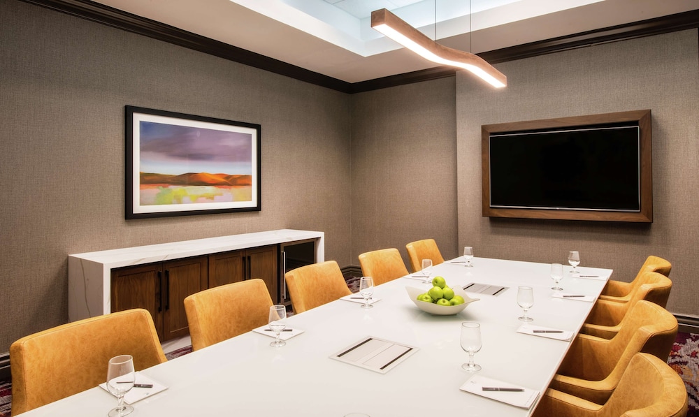 Embassy Suites by Hilton Walnut Creek - photo 46