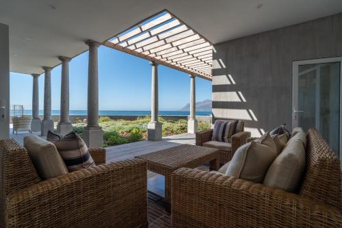By The Sea Villa on Kalk Bays Ocean Edge
