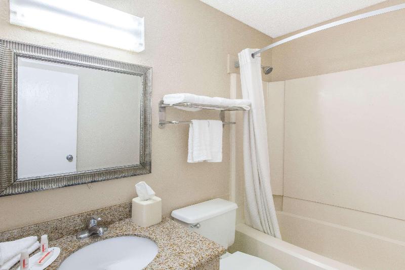 Americas Best Value Inn Lafayette - photo 3