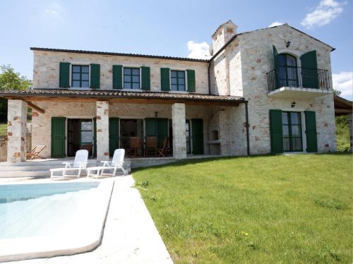 Spacious villa with 10x5m pool aircon. Rural retreat stunning views. — 4-Star Luxury Hotel in Motovun, Croatia