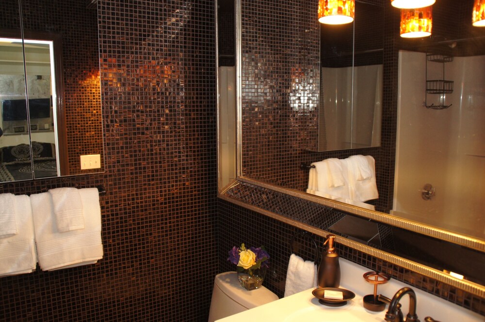 Admiral Weaver Inn - photo 22