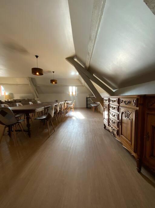 Gite Les Roches : Maison de Caractere Pour 15 Personnes — 4-Star Luxury Hotel in Saint-Romain-De-Colbosc, France