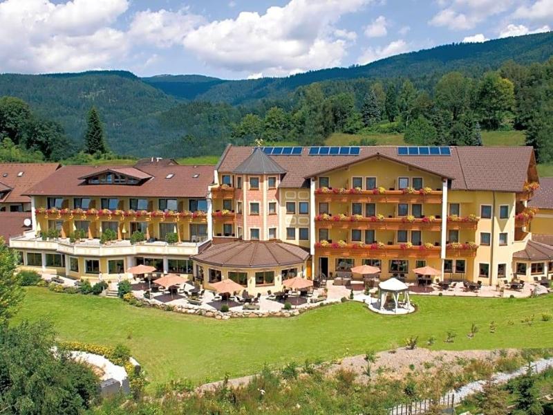 Bergknappenhof - carbon neutral hotel in Bodenmais