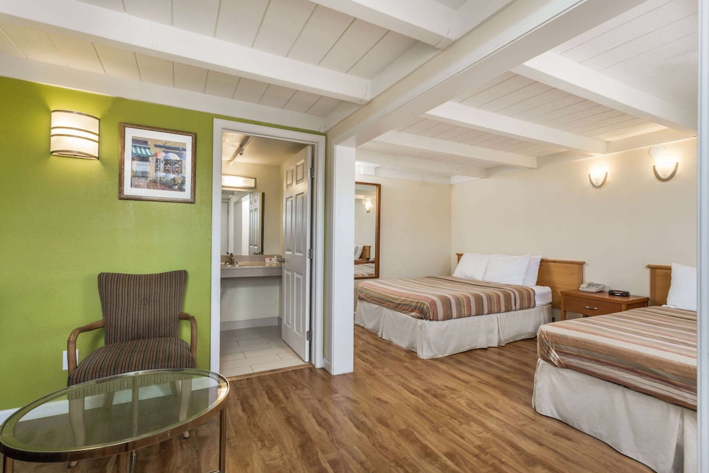 Travelodge by Wyndham Fairfield Napa Valley - photo 6