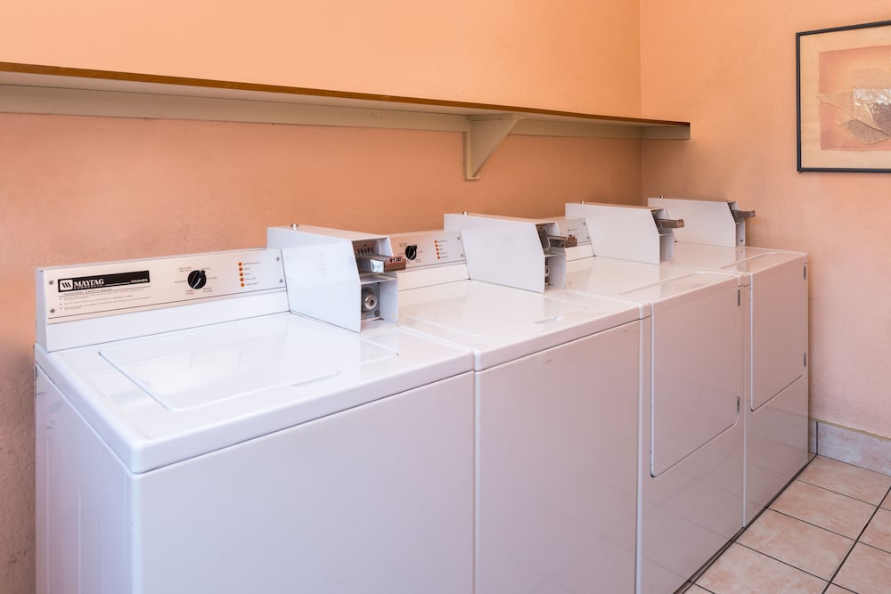 La Fuente Inn & Suites - photo 32