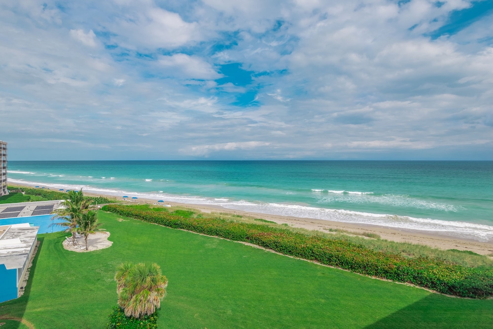 Getaways At Turtle Reef Club — Jensen Beach