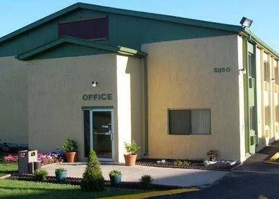 Econo Lodge — Waterloo