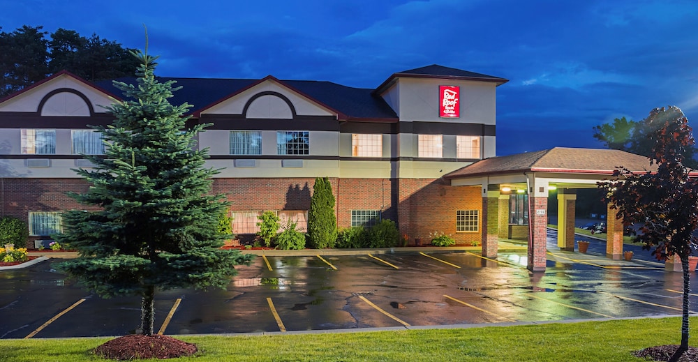 Red Roof Inn & Suites Lake Orion Auburn Hills - photo 23