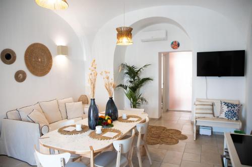 Casa Vacanze la Bella Tina — 4-Star Luxury Hotel in Polignano A Mare, Italy