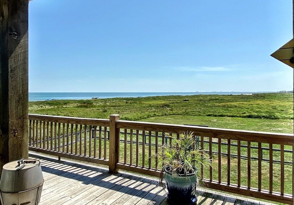 The Salty Mermaid — 4-Star Luxury Hotel in Bolivar Peninsula, United States