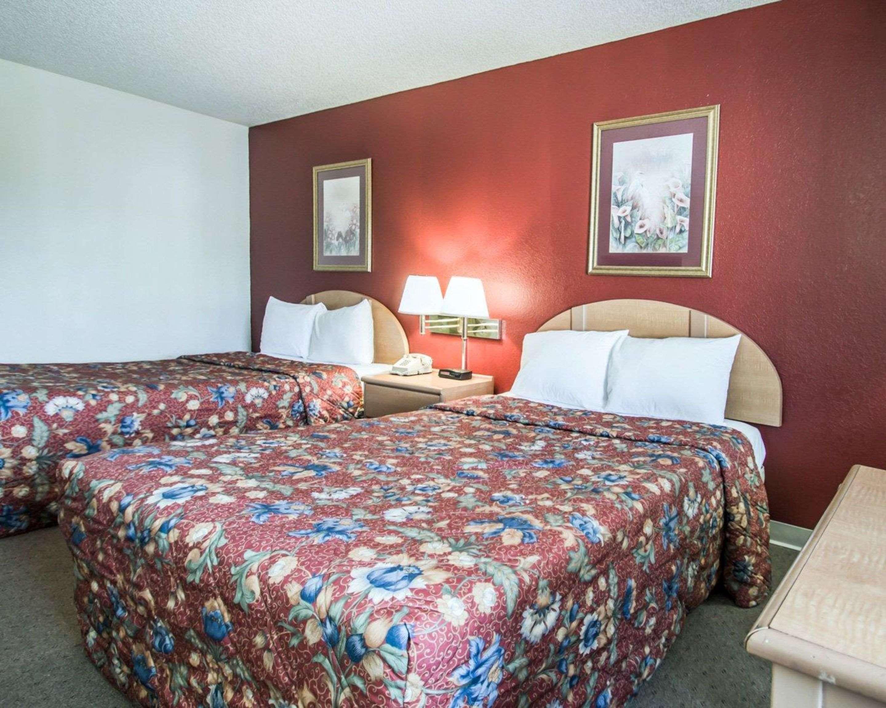 Rodeway Inn Maingate - photo 4