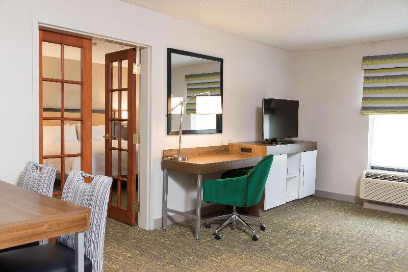 Hampton Inn & Suites East Lansing Okemos - photo 34