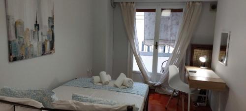 Vintage Apartment Athens Center 6bd 2bath — 4-Star Luxury Hotel in Athens, Greece