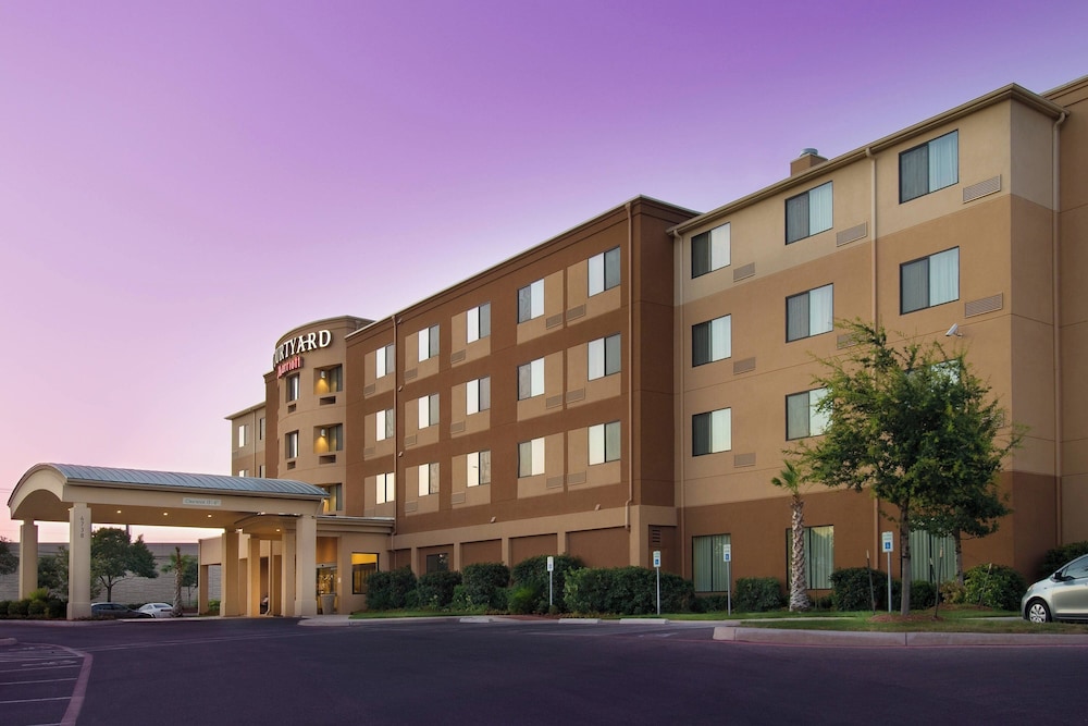 Courtyard by Marriott San Antonio Lackland in San Antonio, United States