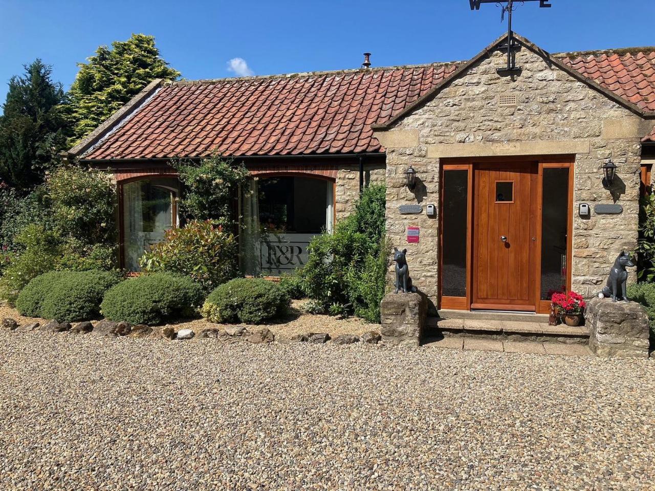Sleepy Fox Cottage — 4-Star Luxury Hotel in Pickering, United Kingdom