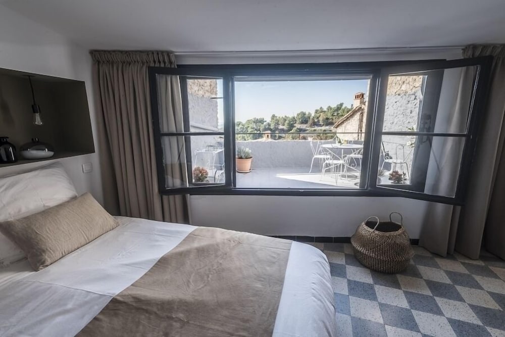 Maison D Hotes Carpe Diem — 4-Star Luxury Hotel in Le Bar-Sur-Loup, France