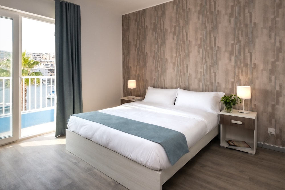 C'est La Vie — hotel in Marsaskala