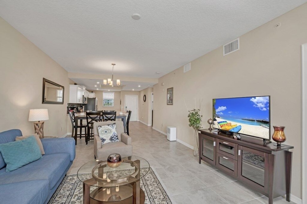 Voted #1 Resort Storey Lake Water Park 2 Bedroom Townhouse by Redawning - photo 29