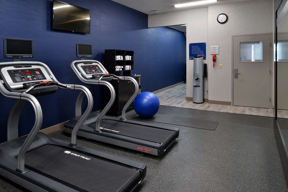 Hampton Inn Kansas City Northeast - photo 54