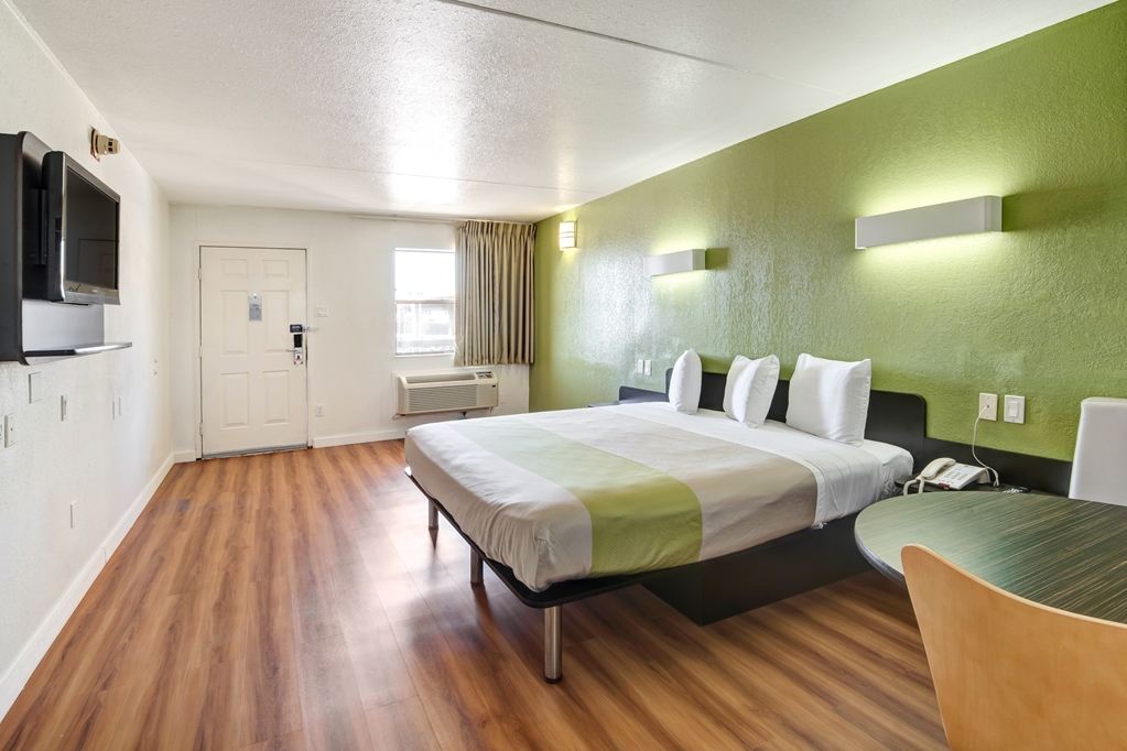 Motel 6 Dallas TX Forest Lane - photo 17