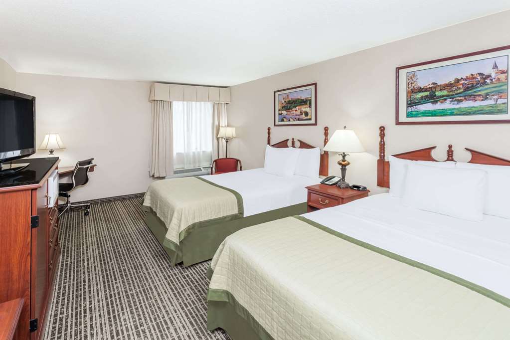 Baymont by Wyndham Elkhart - photo 18