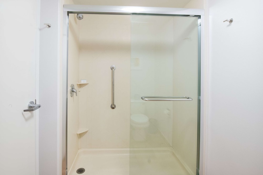 Hampton Inn & Suites Rochester Victor - photo 32