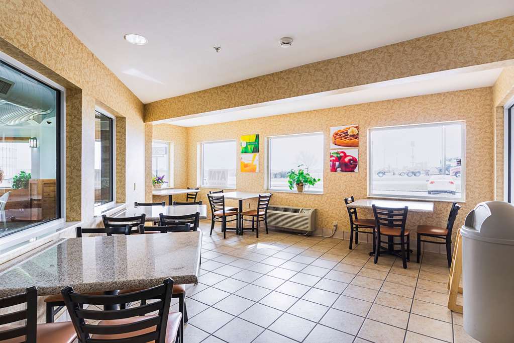 Quality Inn & Suites Belmont Platteville - photo 29