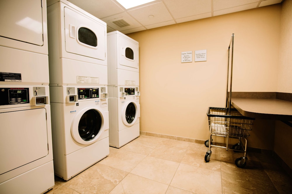 Hampton Inn & Suites Minot Airport - photo 24