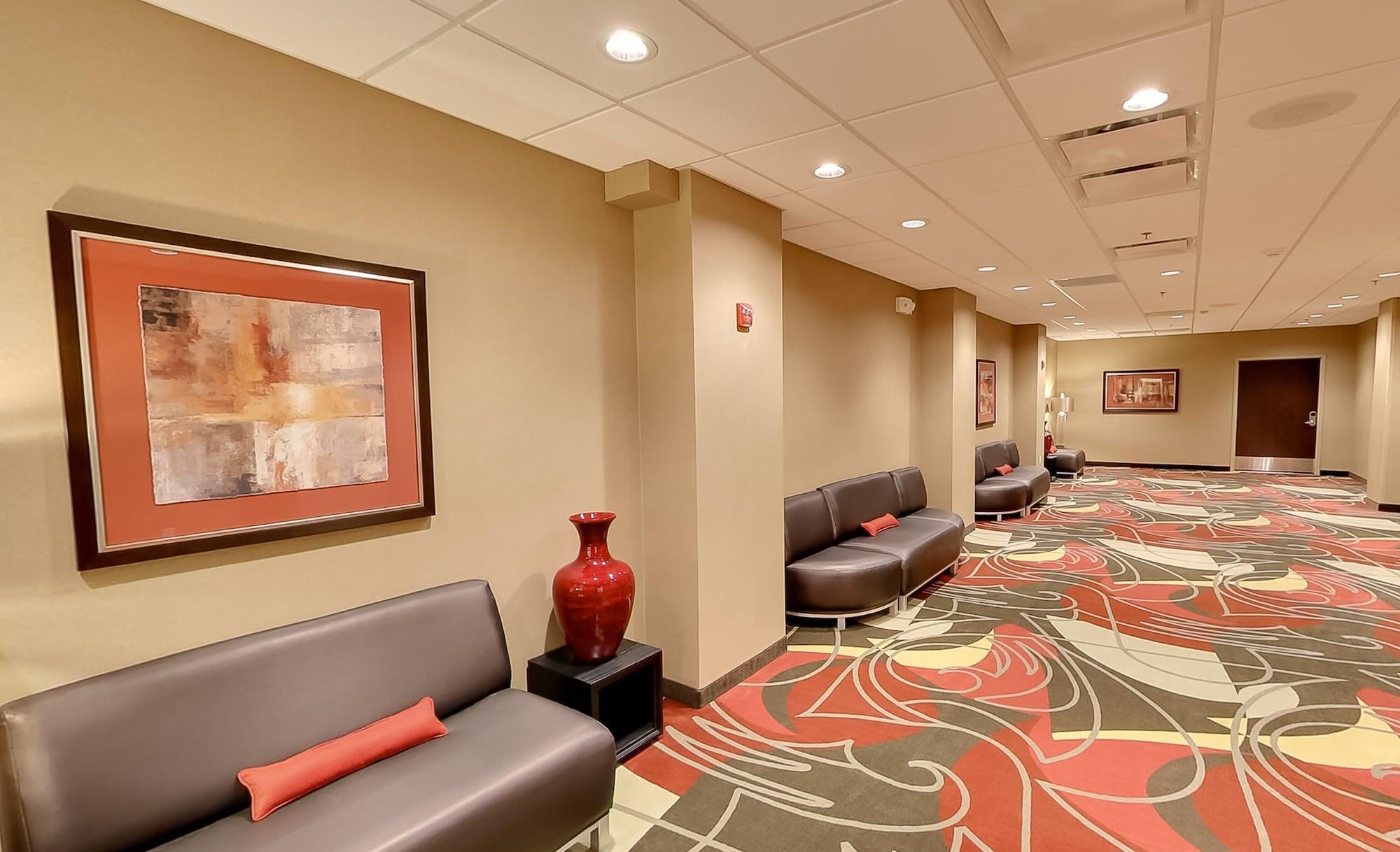Holiday Inn Express & Suites Plymouth Ann Arbor Area by IHG - photo 29