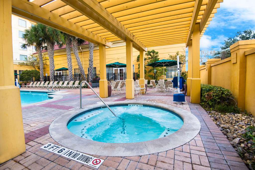 La Quinta Inn & Suites by Wyndham San Antonio Riverwalk - photo 9