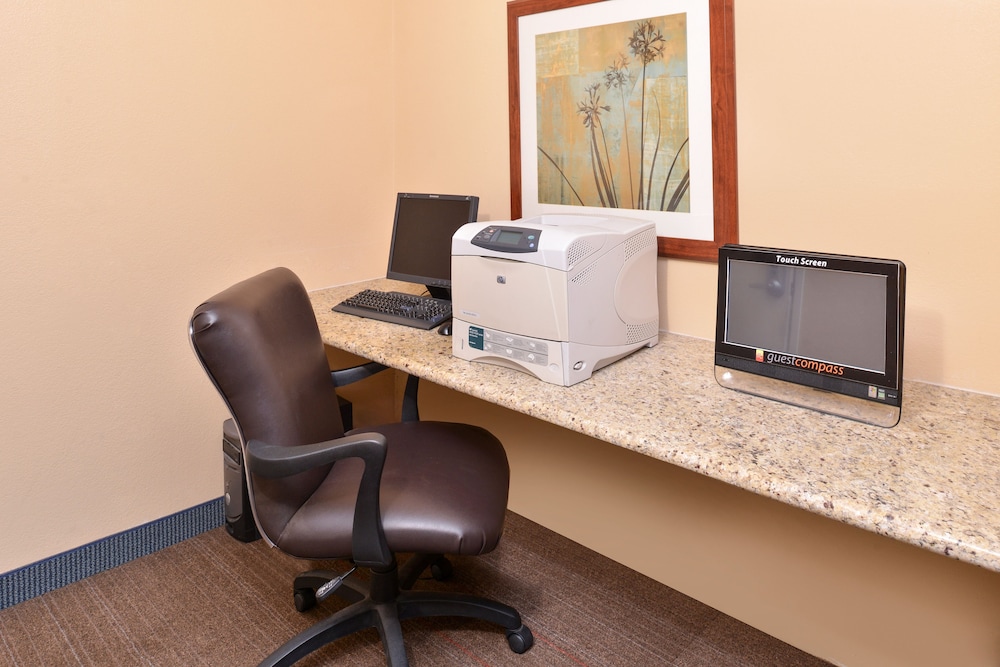 Candlewood Suites San Diego by IHG - photo 26