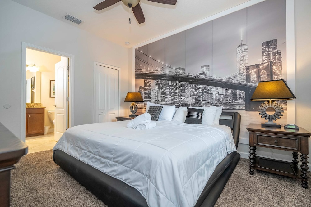1400 Stunning 8bed with amazing game room - photo 38