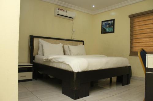 Mitos Luxury Suites — Lagos — photo 4