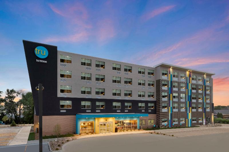 Tru by Hilton Lincoln East - photo 4