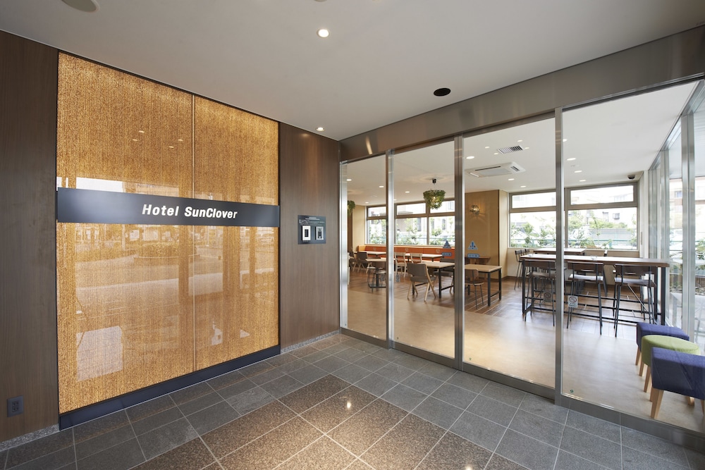 Hotel SunClover Koshigaya Station - carbon neutral hotel in Koshigaya
