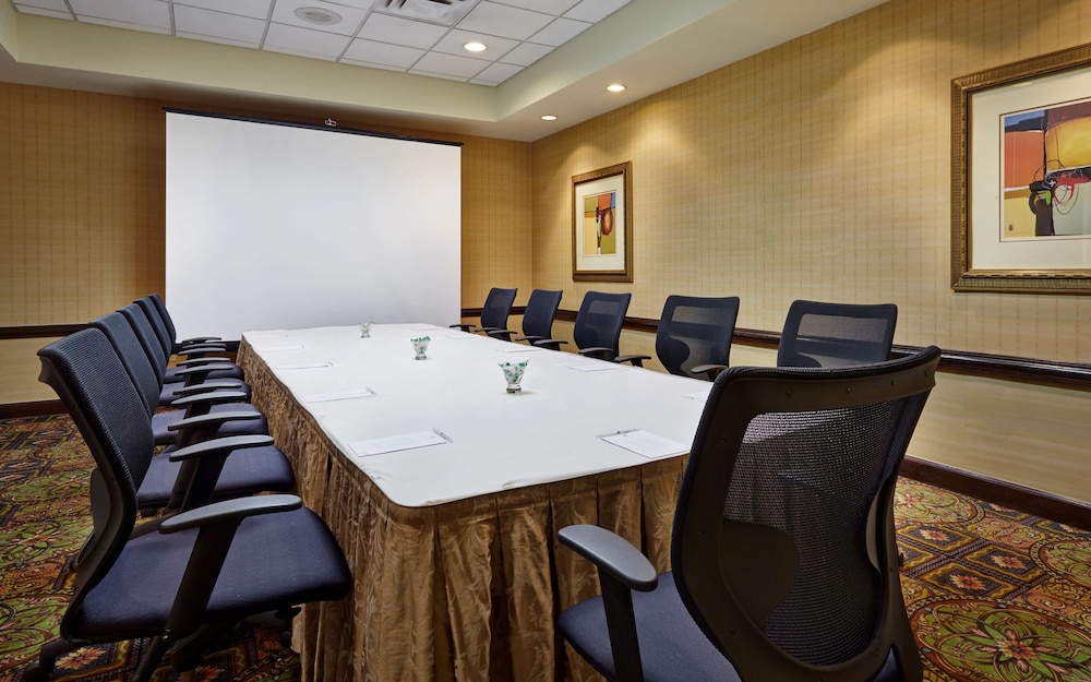 Embassy Suites by Hilton Parsippany - photo 42