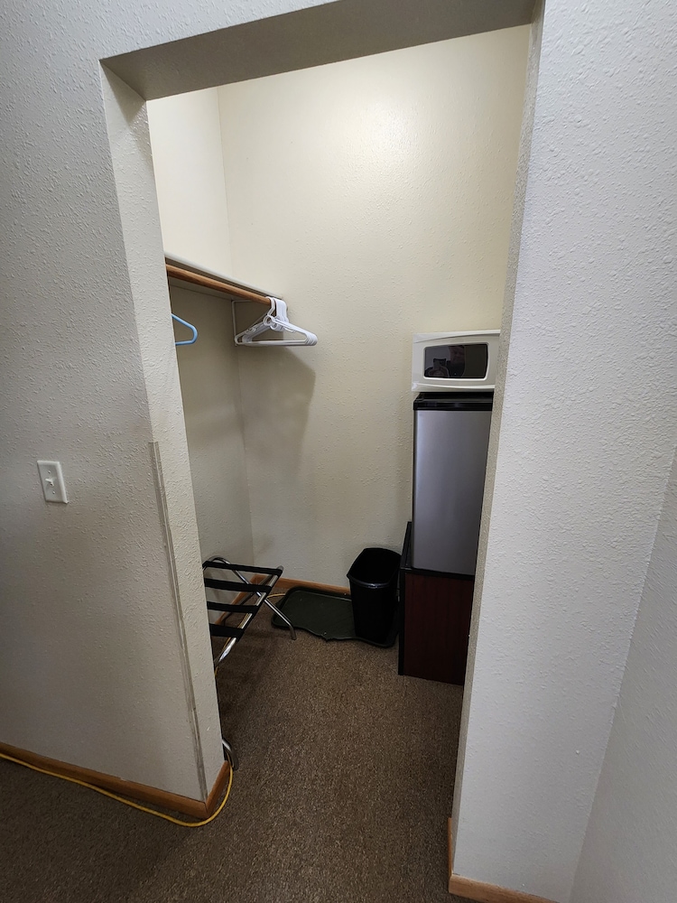 Underwood Inn - photo 2