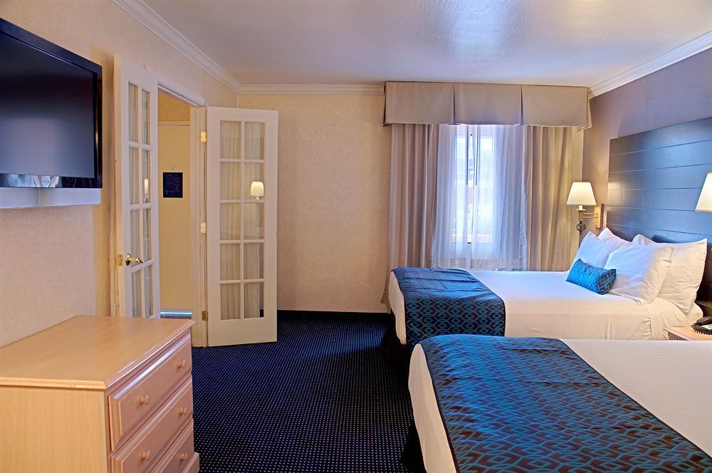 Tempe Phoenix Airport InnSuites at the Mall Hotel - photo 20