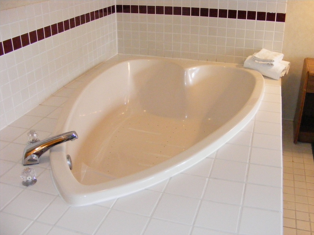 Great Lakes Inn - photo 23