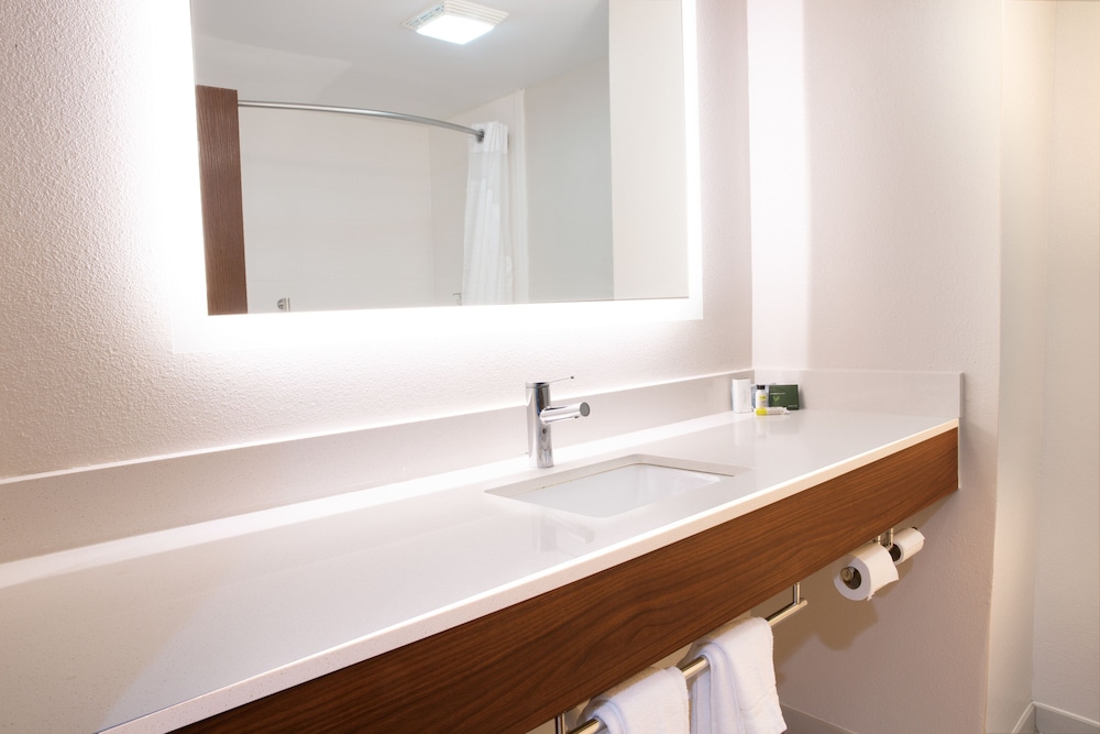 Holiday Inn Express & Suites Dayton Huber Heights by IHG - photo 22